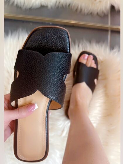 Claquettes ouvertes noires inspiration H
