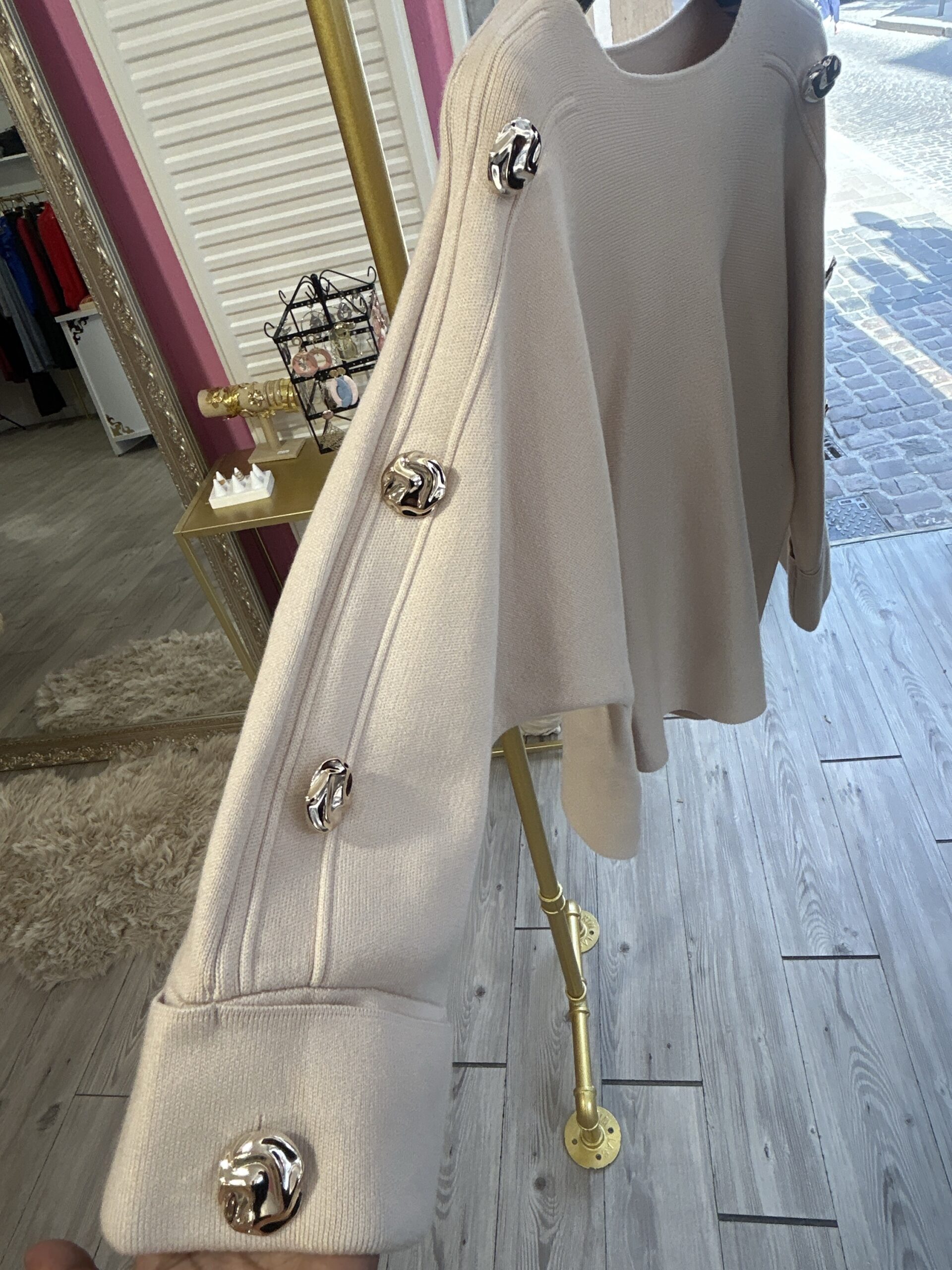 Pull ample NOELIE beige – Image 3